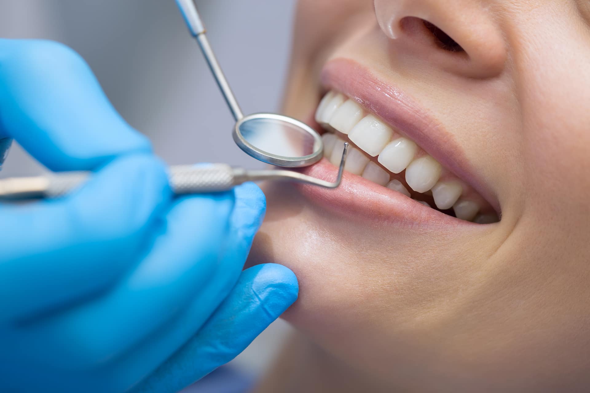 Verfahren zur implantation von zähnen 