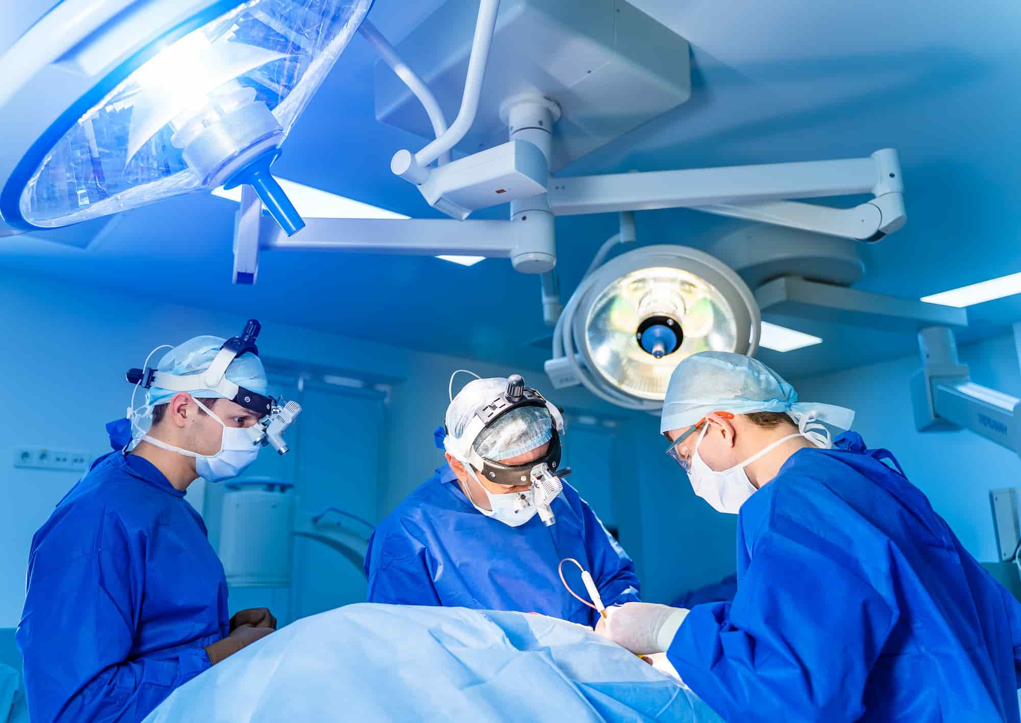 Opération de chirurgie de la colonne vertébrale en turquie