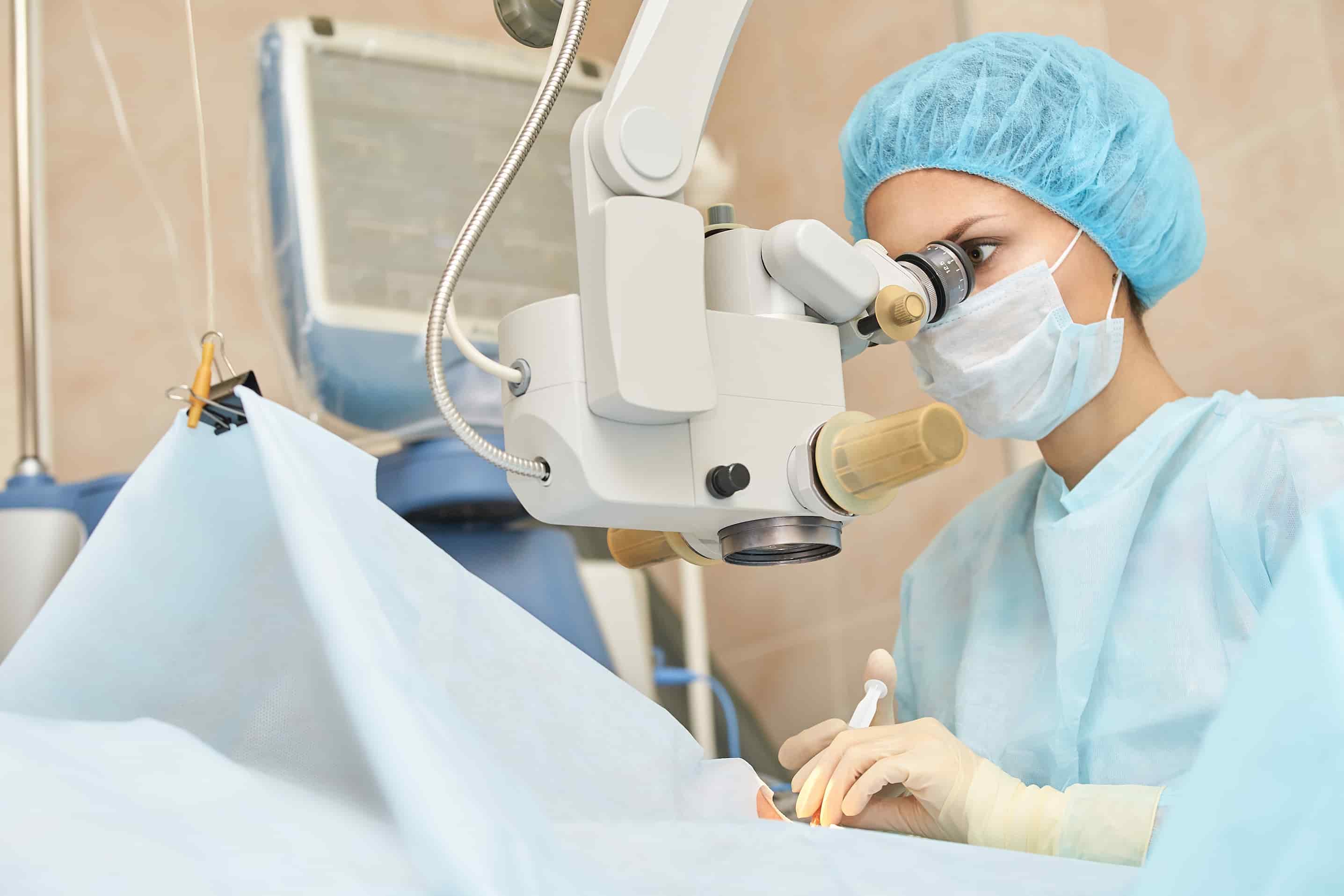 Chirurgie d'extraction extracapsulaire de la cataracte turquie